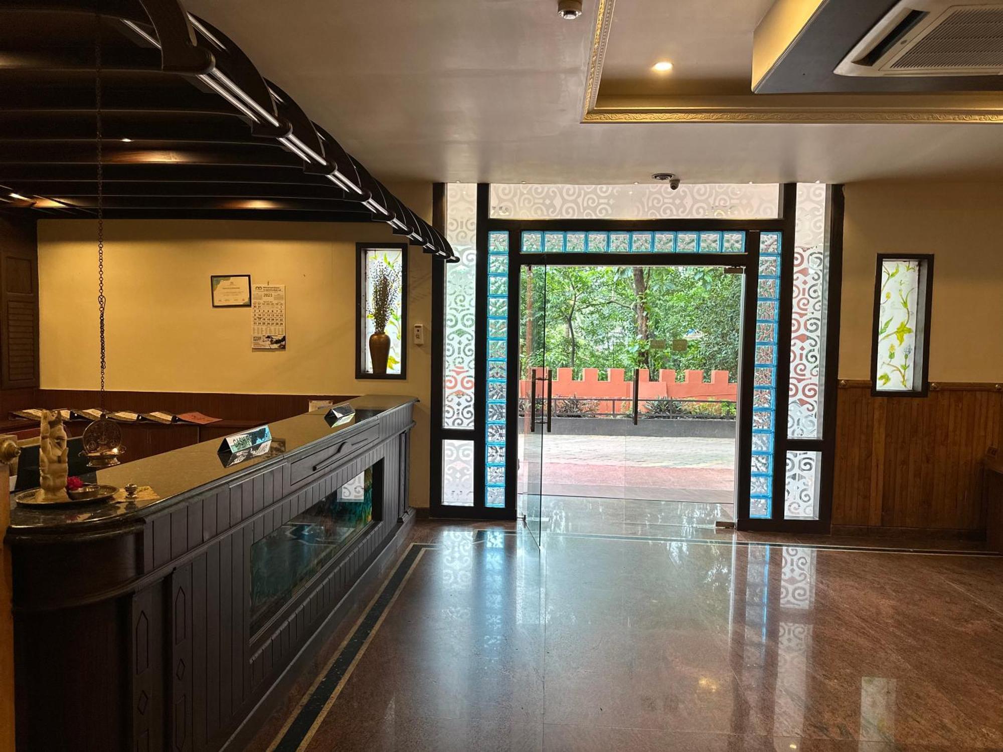 Gd International Redfort Nilambur Exterior photo
